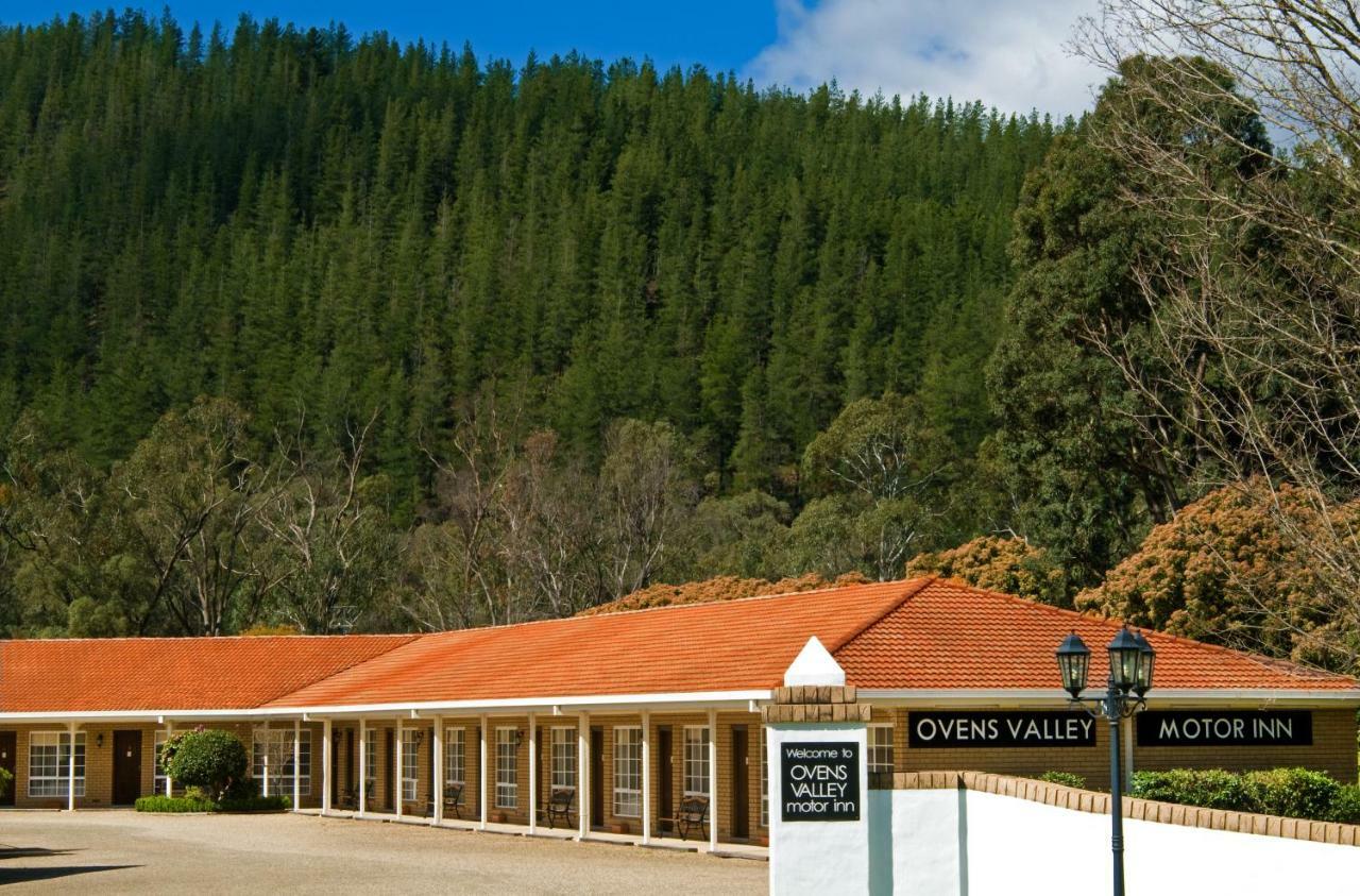 Ovens Valley Motor Inn Брайт Екстериор снимка